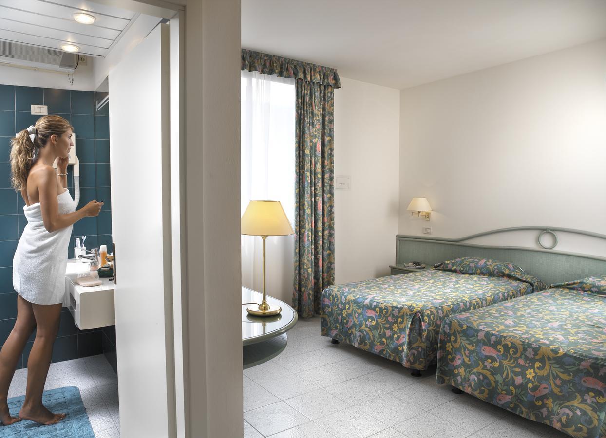 Hotel Italia بيلاريا-إيجيا مارينا الغرفة الصورة